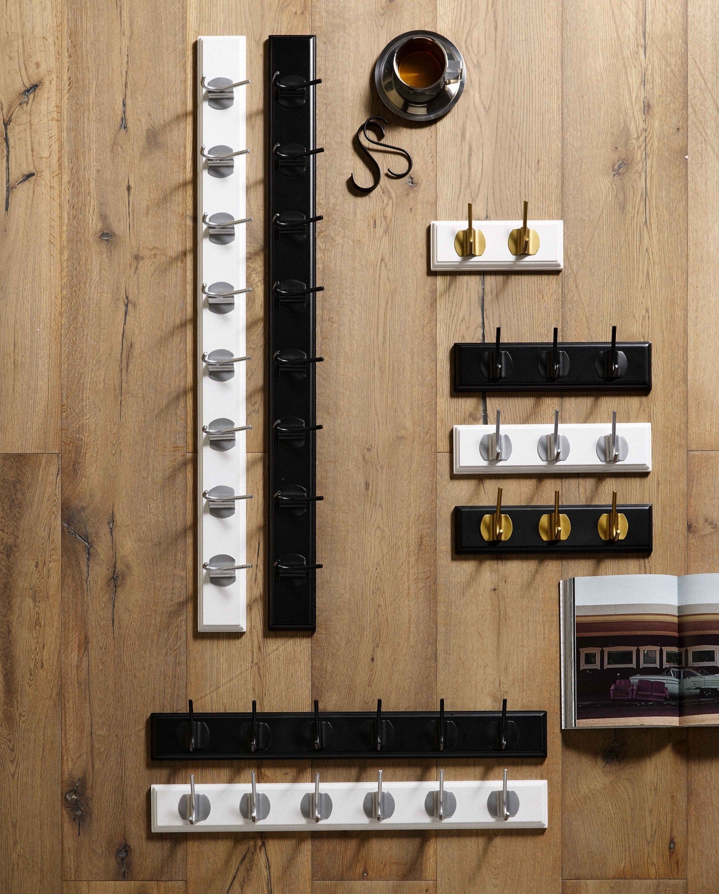 EDGY knagerække med 6 knager - sort m. sort finish