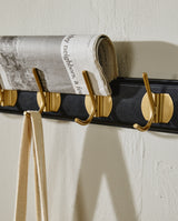 EDGY knagerække i træ med 6 messing knager - 60 cm - sort