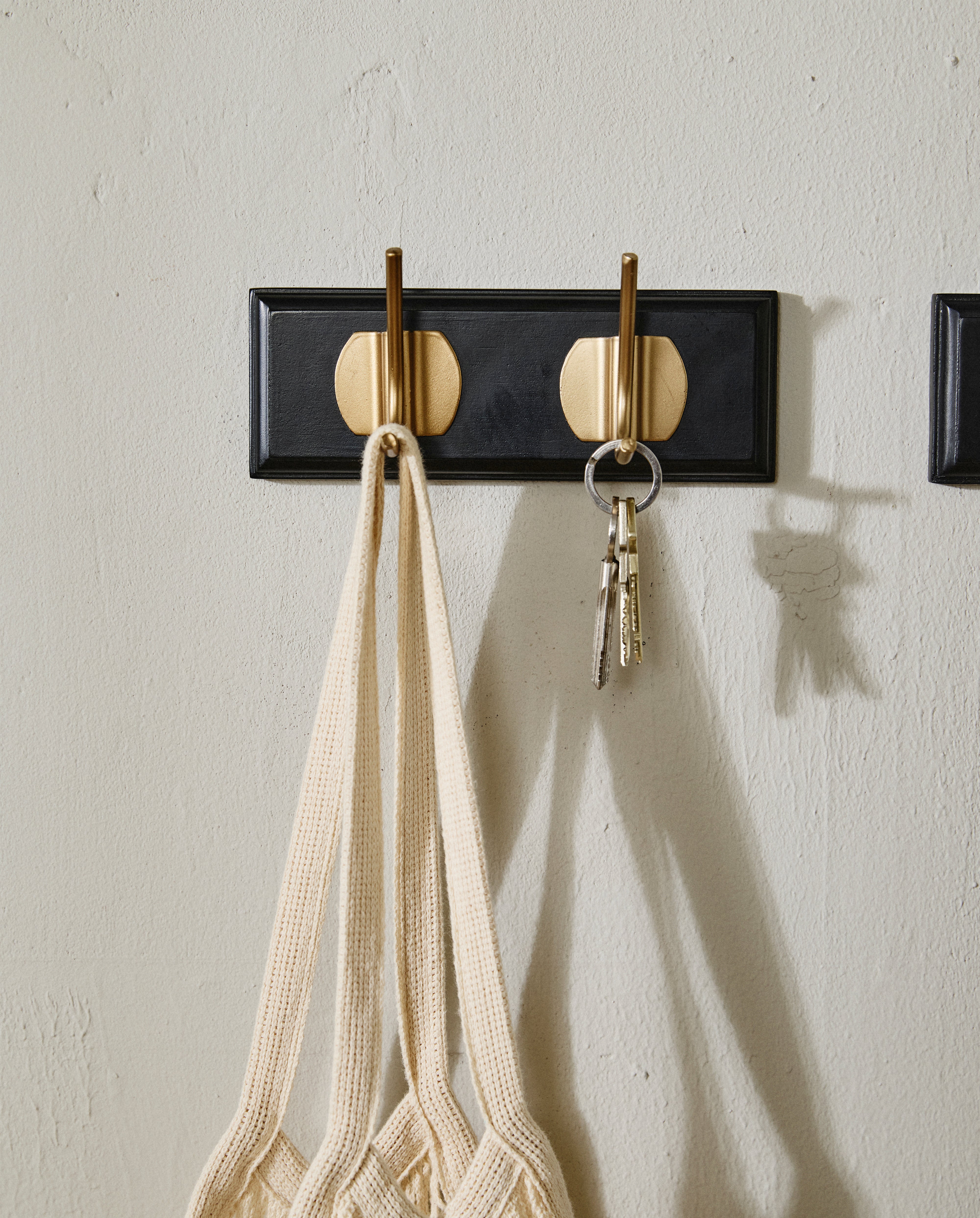 EDGY knagerække med 2 knager - sort