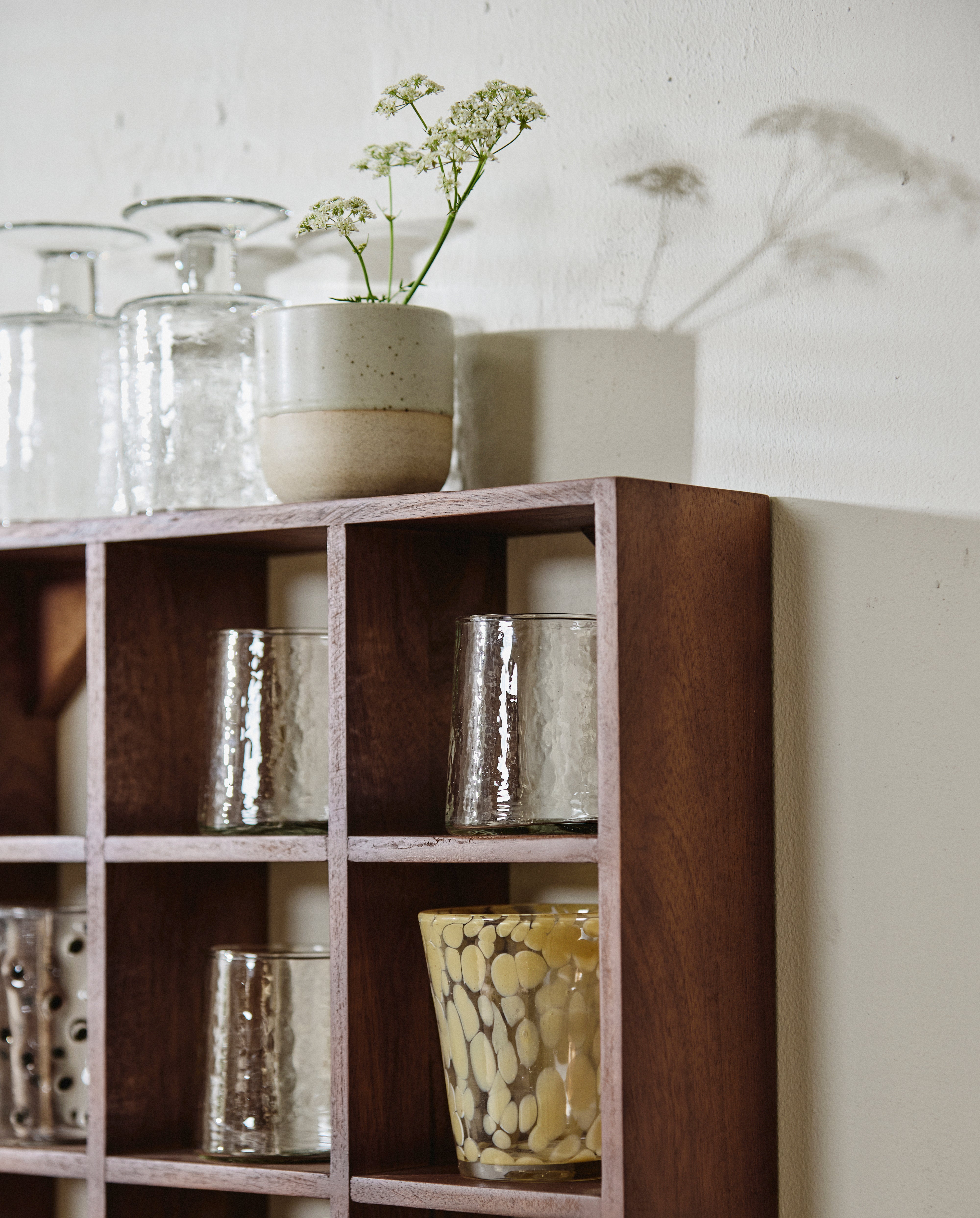 TEPIN drikkeglas med mønster - h10 cm - klar glas/beige