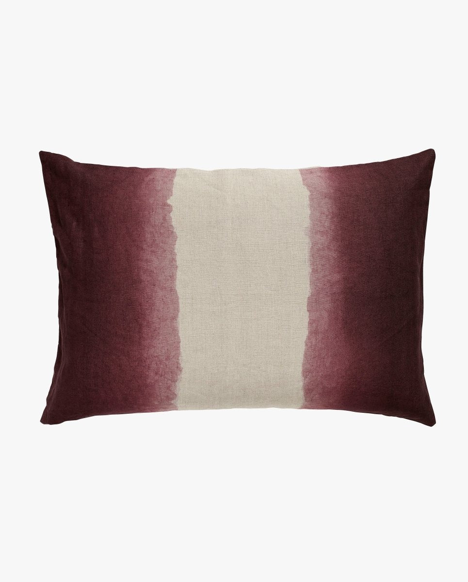 Pudebetræk med tie - dye - 50x70 - mørk rosa - nordal.dk