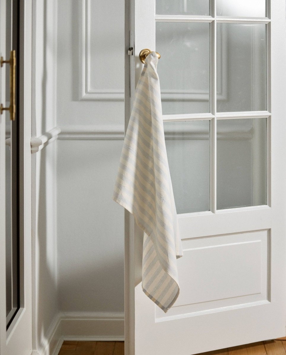 RAFU viskestykke, stribet - hvid/lyseblå - nordal.dk