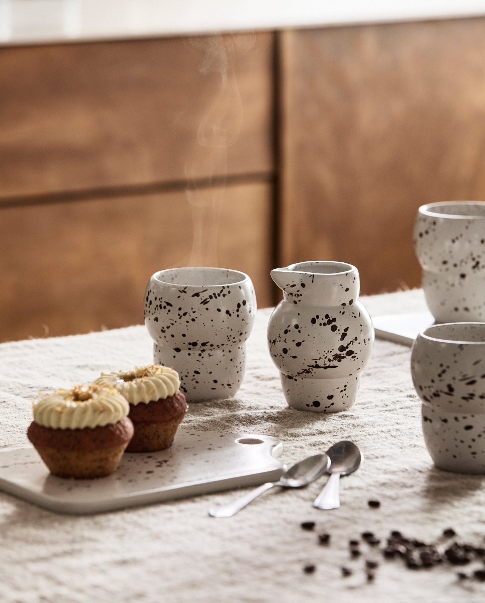 RIA serveringsfad m. splash - råhvid - nordal.dk