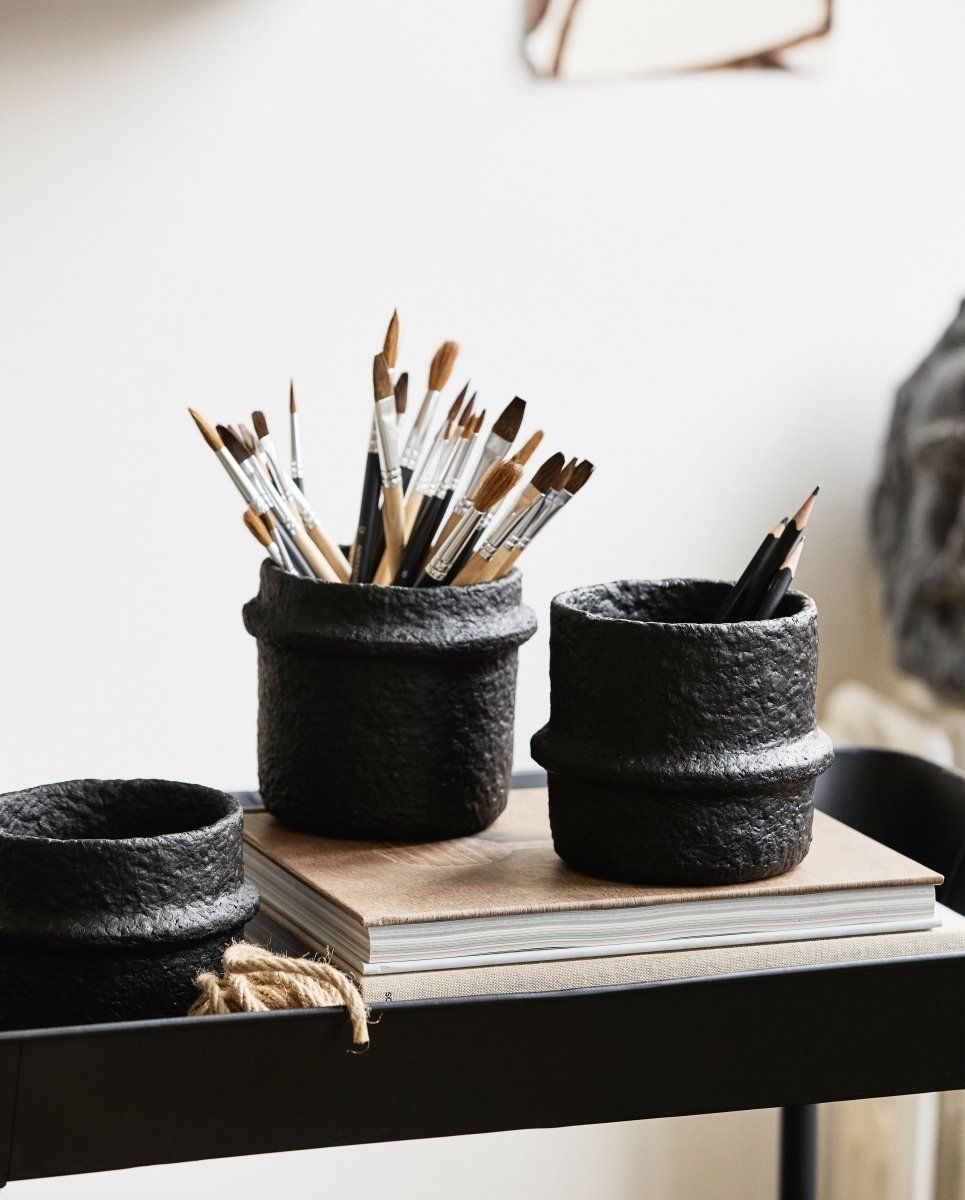 ROTE urtepotte i cement, no. 2 - sort - nordal.dk