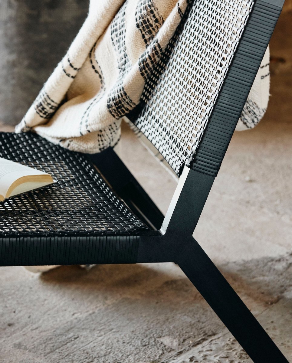 VASAI lounge havestol i flettet polyrattan - sort - nordal.dk