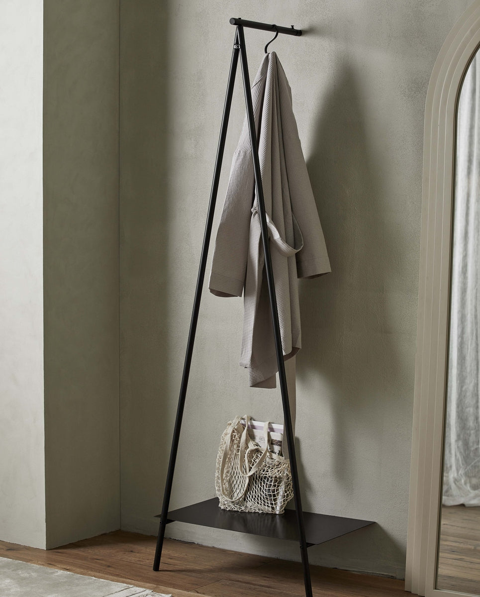RAVI garderobestativ i jern - 180x64 cm - sort