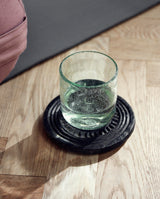 STONE rund bordskåner i sten m/mønster - mørkebrun