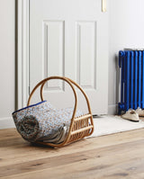 ROA magasin / avisholder i rattan - 42x37 cm - natur