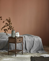 HAYES sidebord/sengebord i rattan - brun