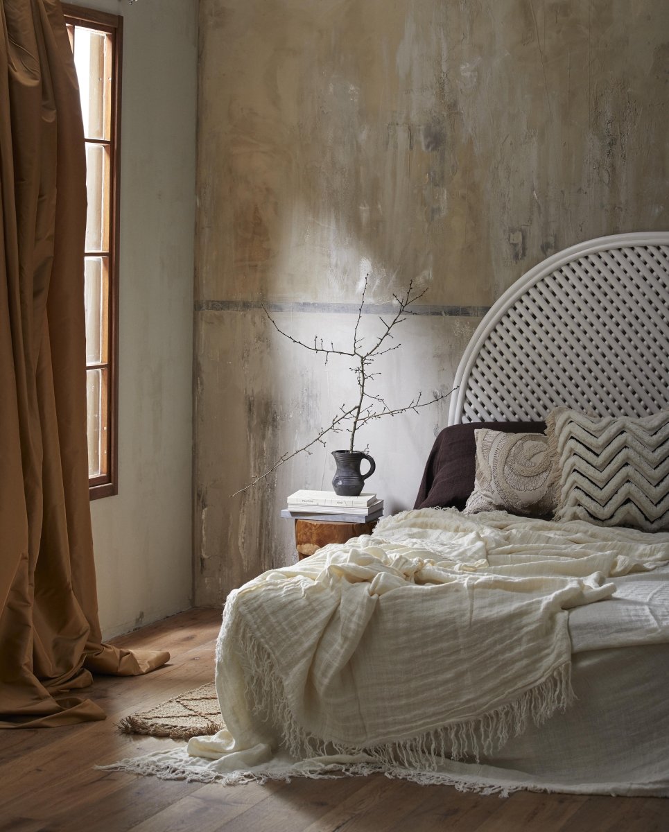 PHAI sengegavl i rattan - hvid - nordal.dk