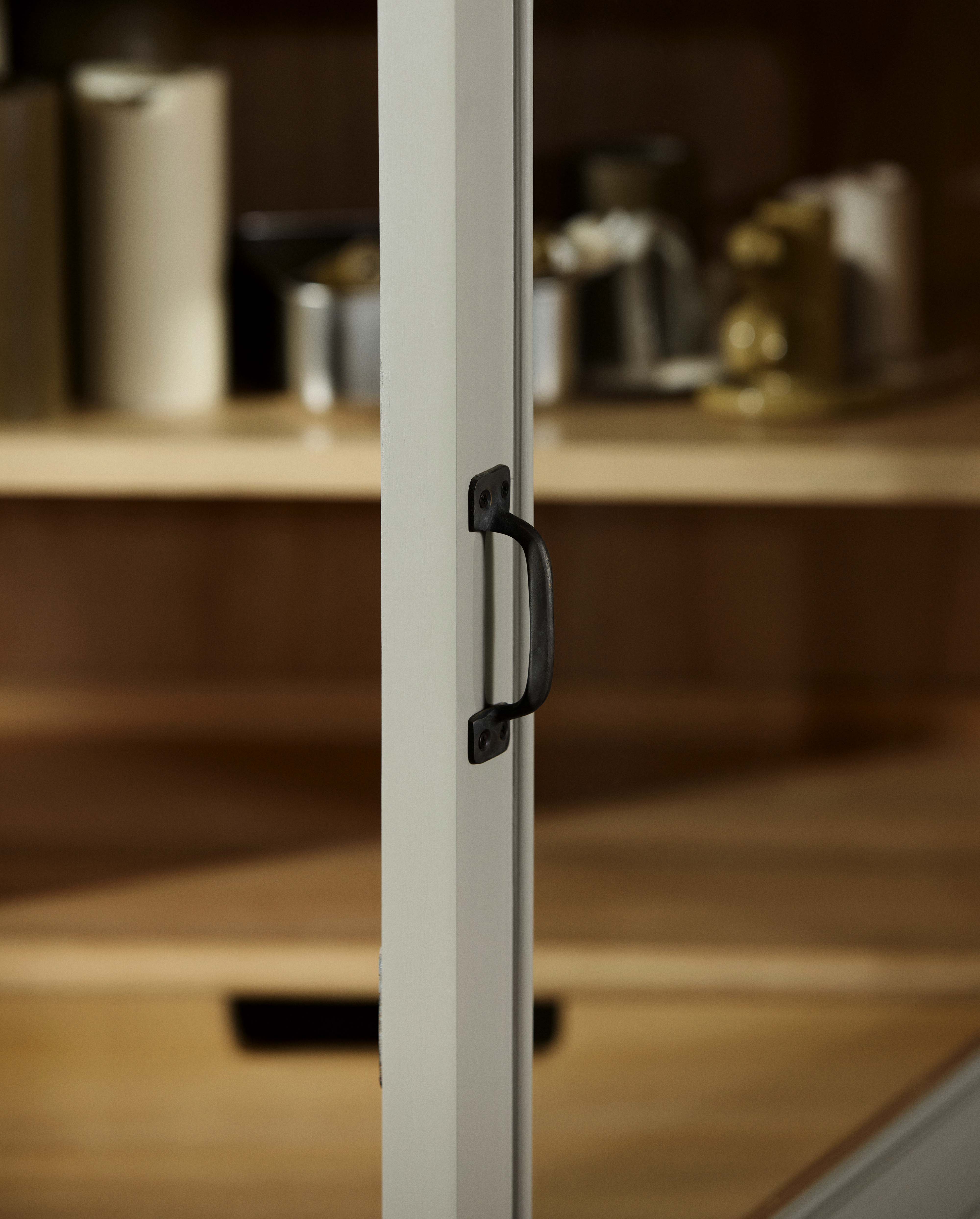 VIVA vitrineskab i træ med 1 låge - grå/natur