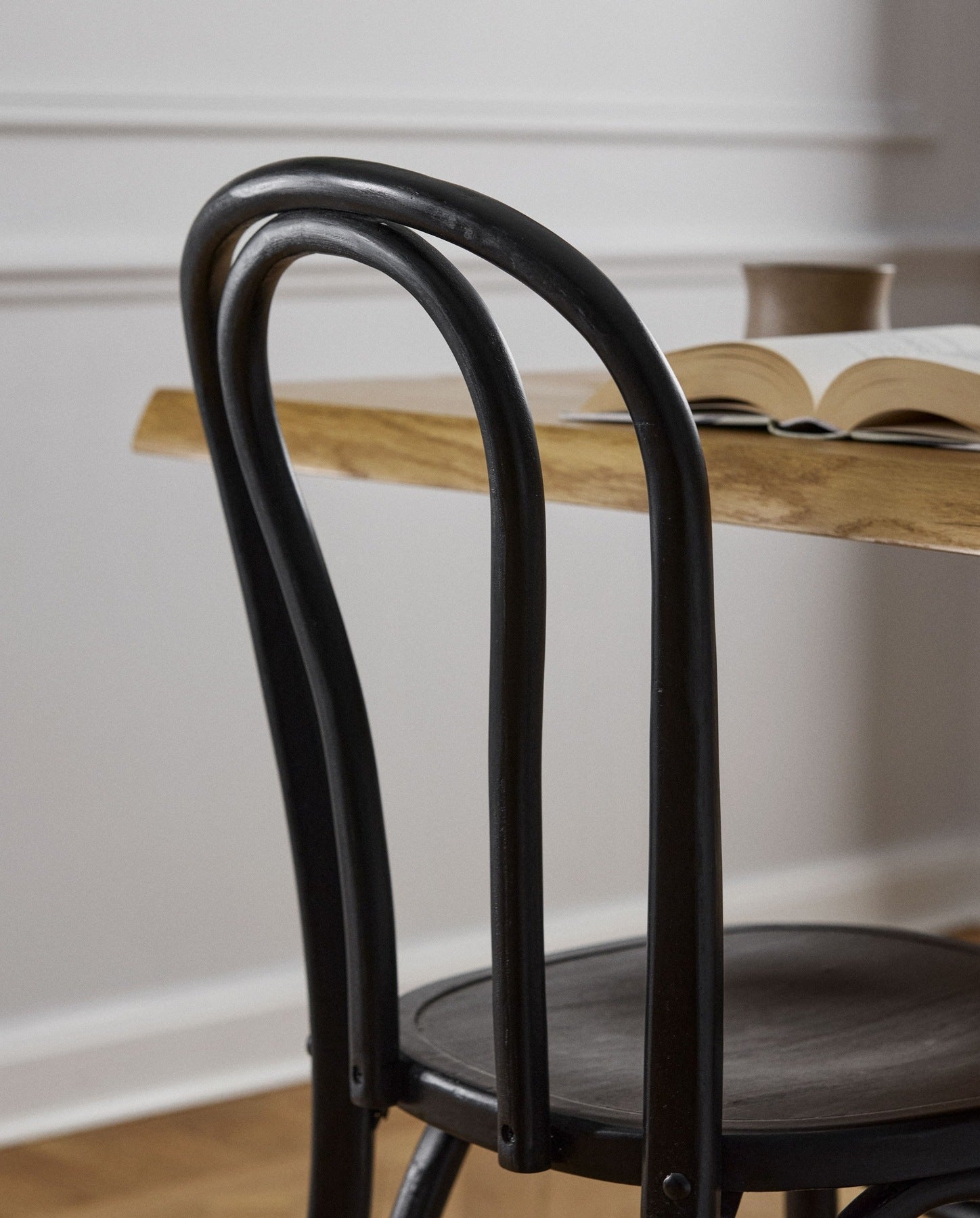 BISTRO spisebordsstol i træ - sort