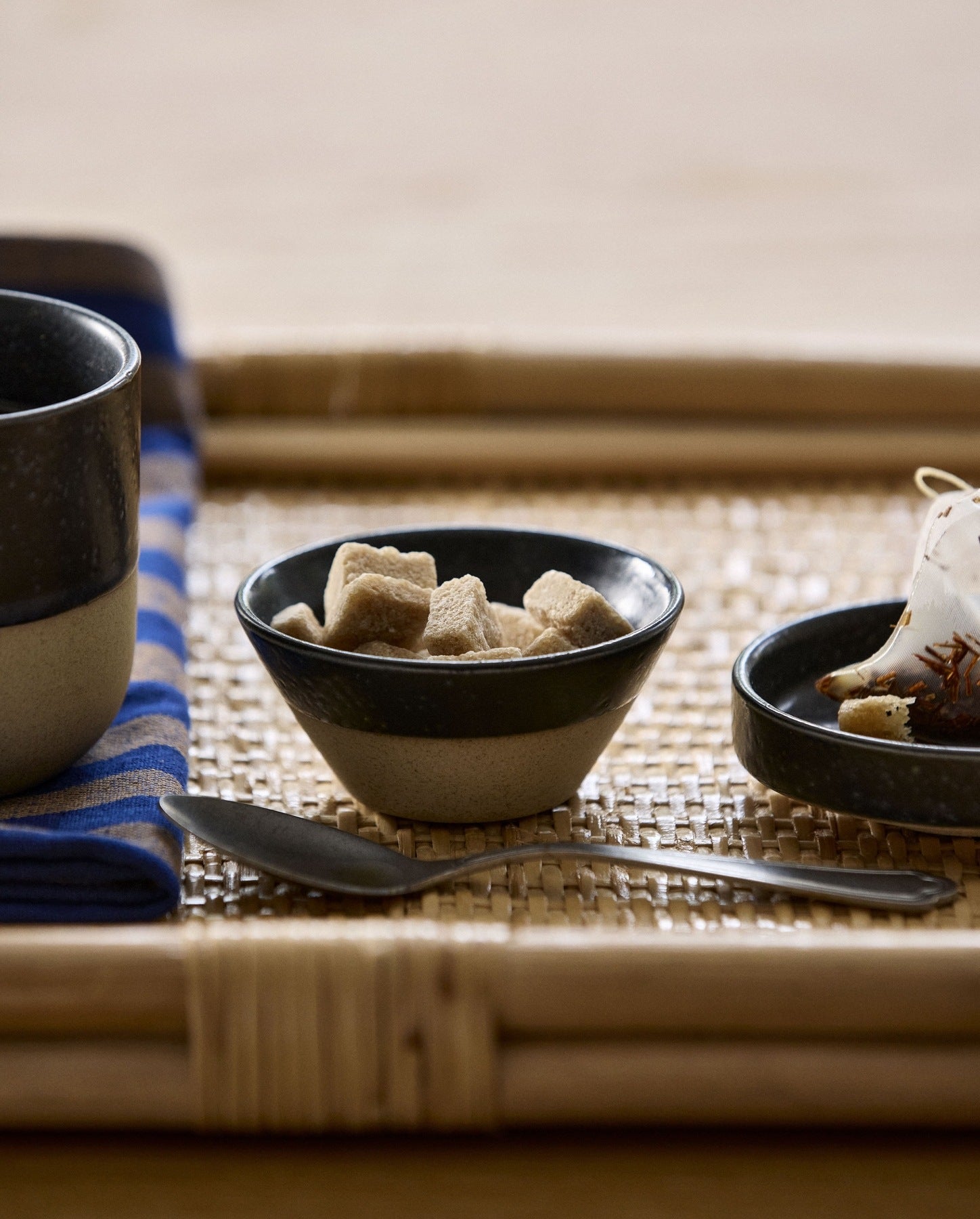 GRAINY konisk skål i keramik - h3,5 cm - mørk blå