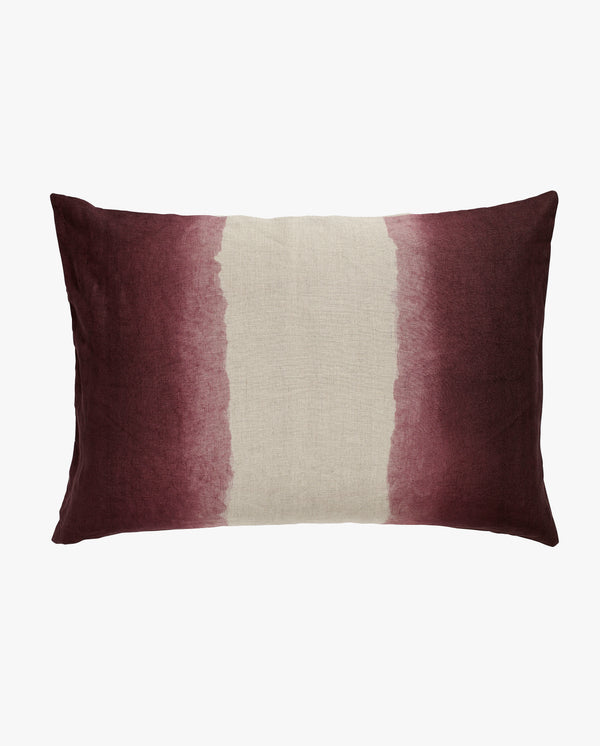 Pudebetræk med tie-dye - 50x70 - mørk rosa