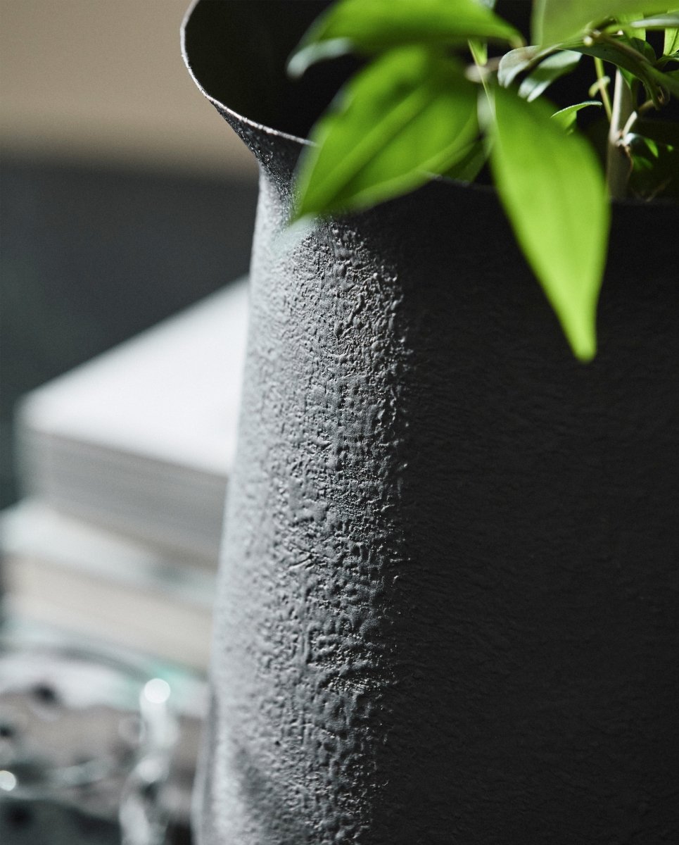 ADONY urtepotte, M - sort - nordal.dk