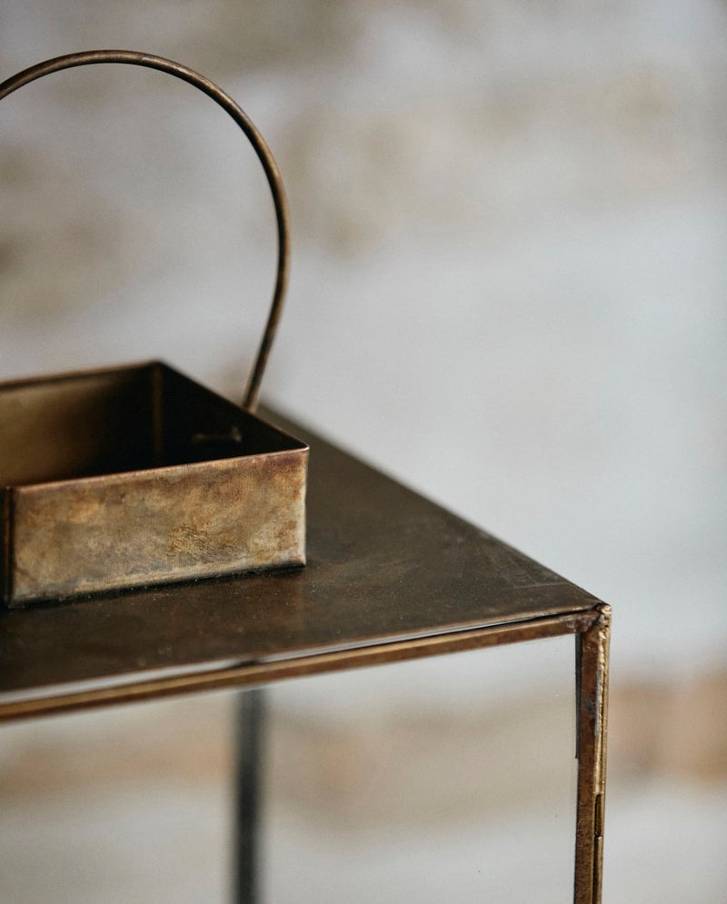 ANTIQUE lanterne i jern - h42 cm - guld finish - nordal.dk