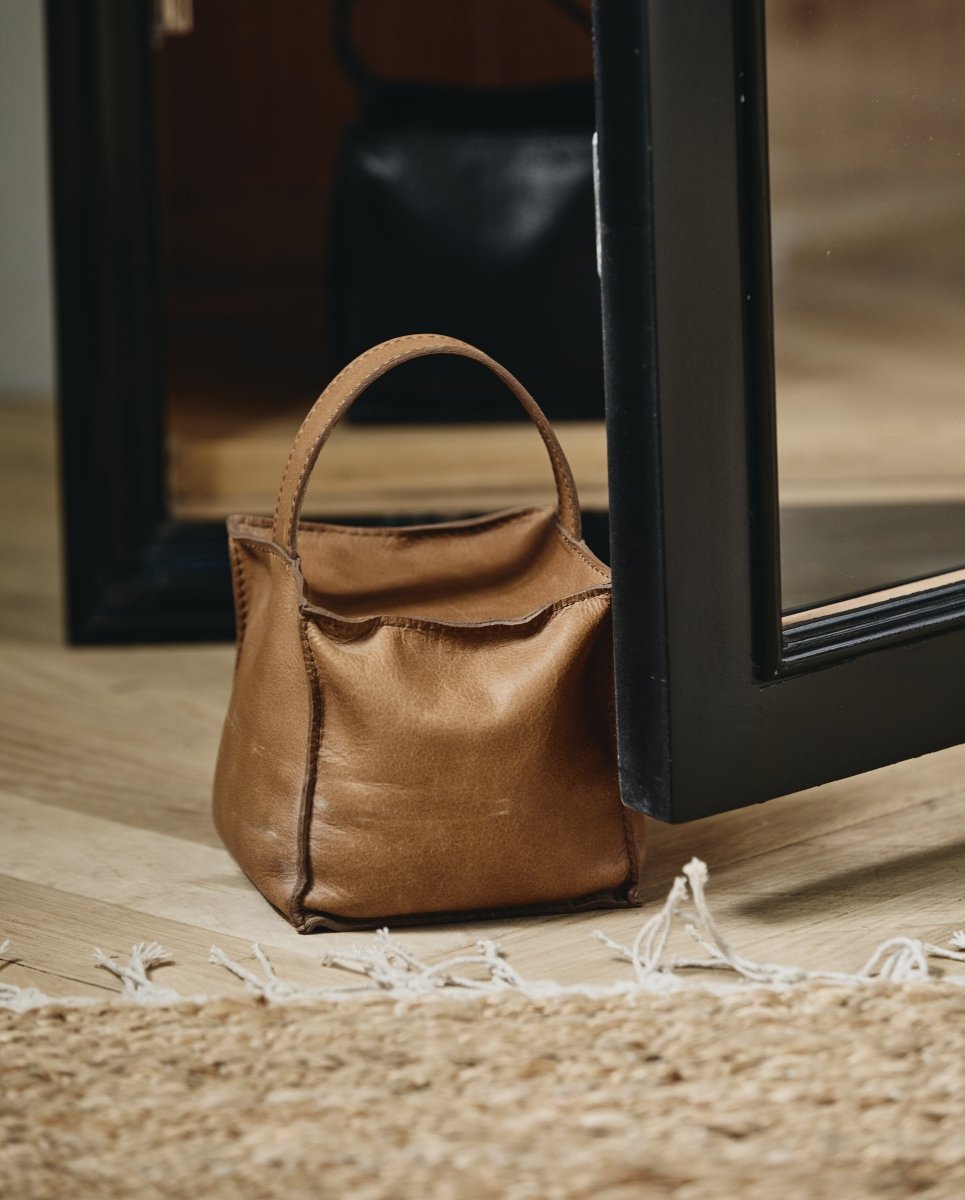 COOK dørstopper i læder med hank - 12x12 cm - brun - nordal.dk