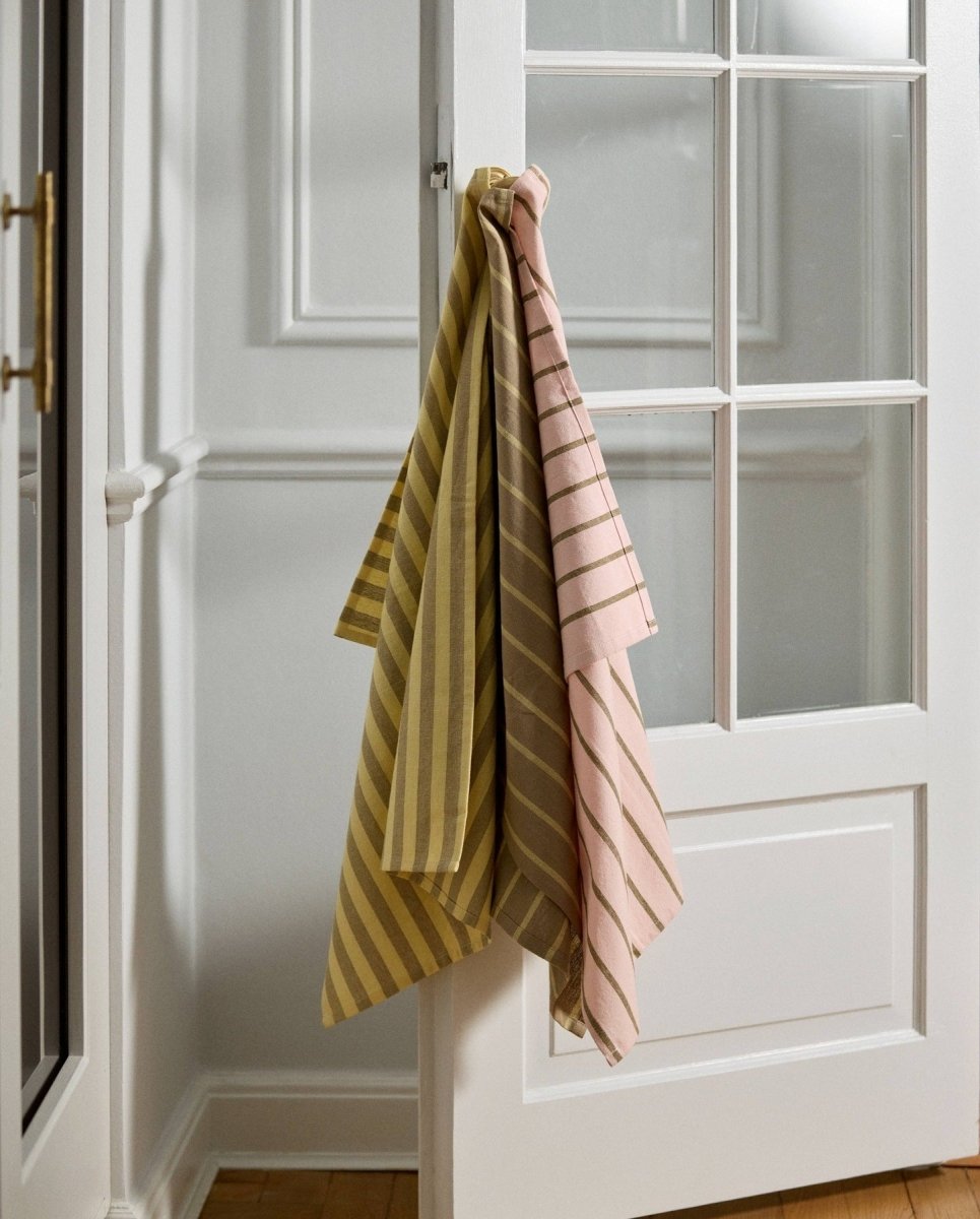 KINU viskestykke, stribet - gul/beige - nordal.dk