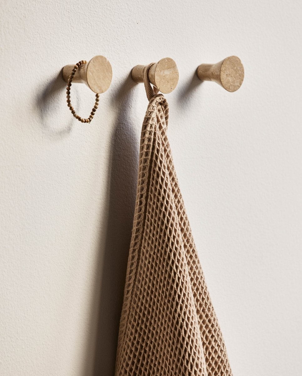 LAKOLK knage, travertin - råhvid - nordal.dk