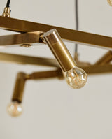 Lysekrone til 10 pærer - ø75 cm - messing finish - nordal.dk