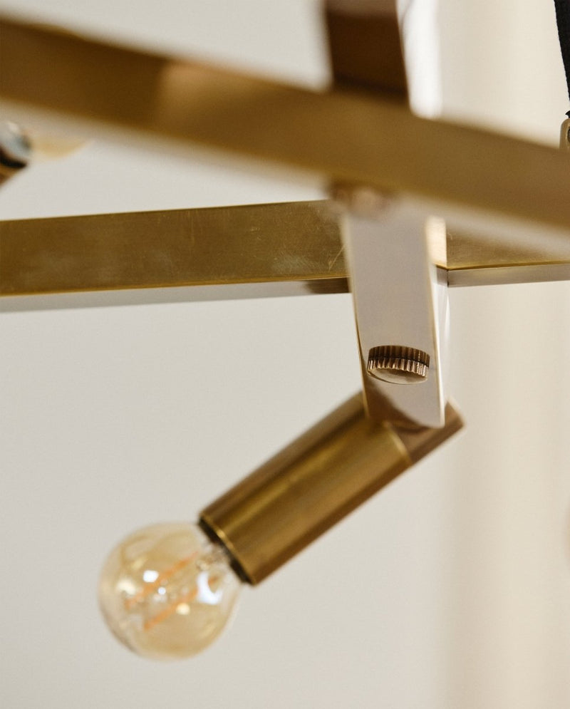 Lysekrone til 10 pærer - ø75 cm - messing finish - nordal.dk