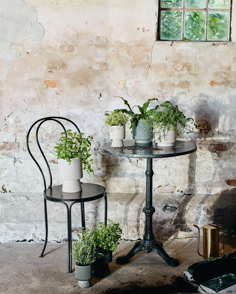 Rundt cafébord i jern og marmor - ø60 cm - sort - nordal.dk