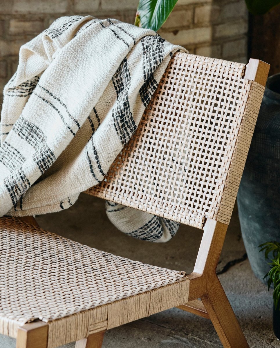 VASAI lounge havestol i flettet polyrattan - natur - nordal.dk