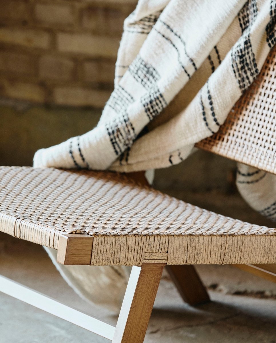 VASAI lounge havestol i flettet polyrattan - natur - nordal.dk