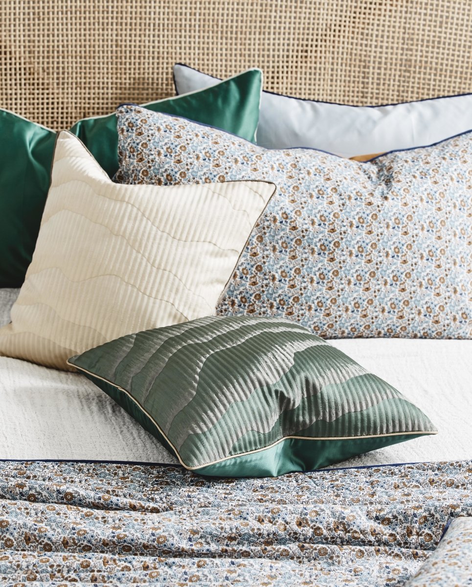 AVIOR pudebetræk i satin - 45x45 - mørkegrøn - nordal.dk