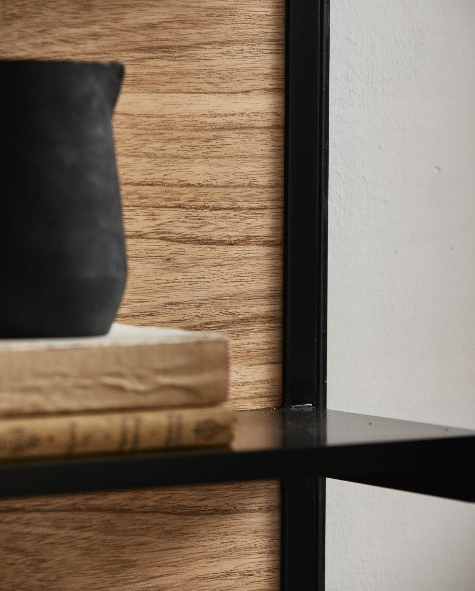 BEI vægskab i træ med skydelåger - 122x82 - sort/natur - nordal.dk