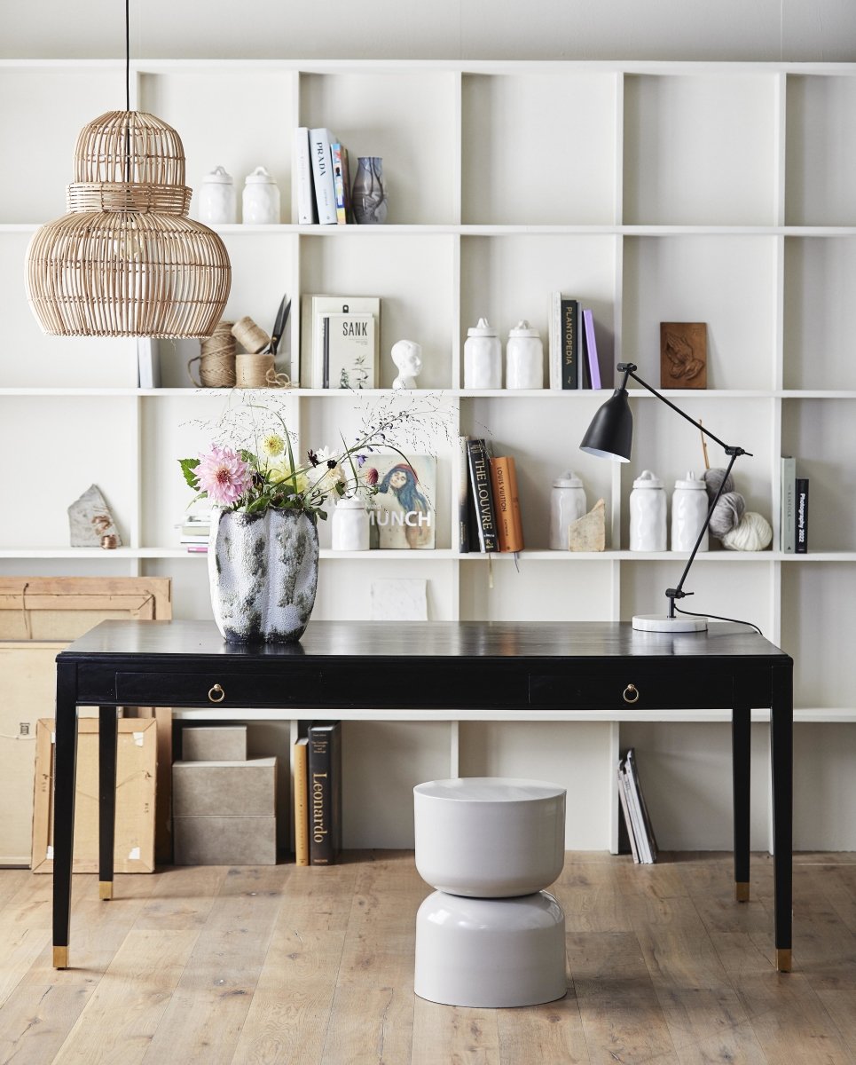 EMS skrivebord i mangotræ - 179x90 - sort/guld - nordal.dk