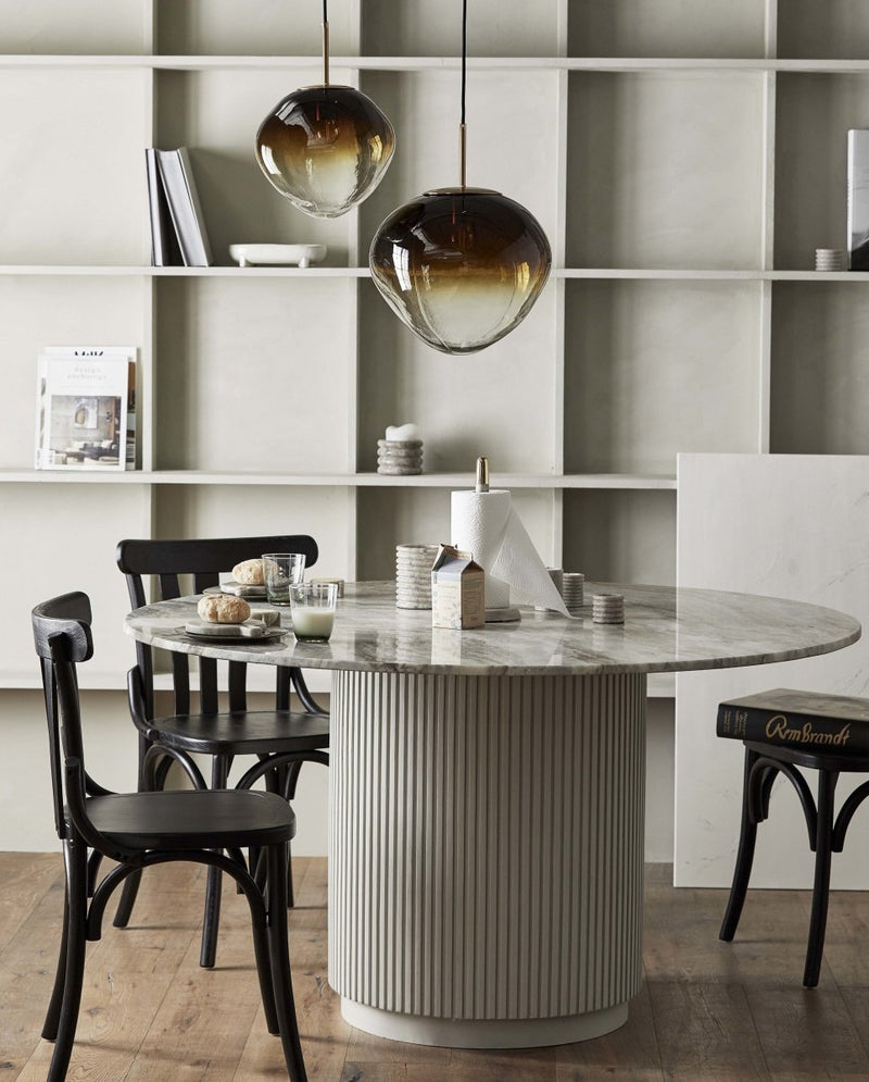 ERIE rundt spisebord i træ og marmor - ø140 - råhvid, brun, beige | nordal.dk