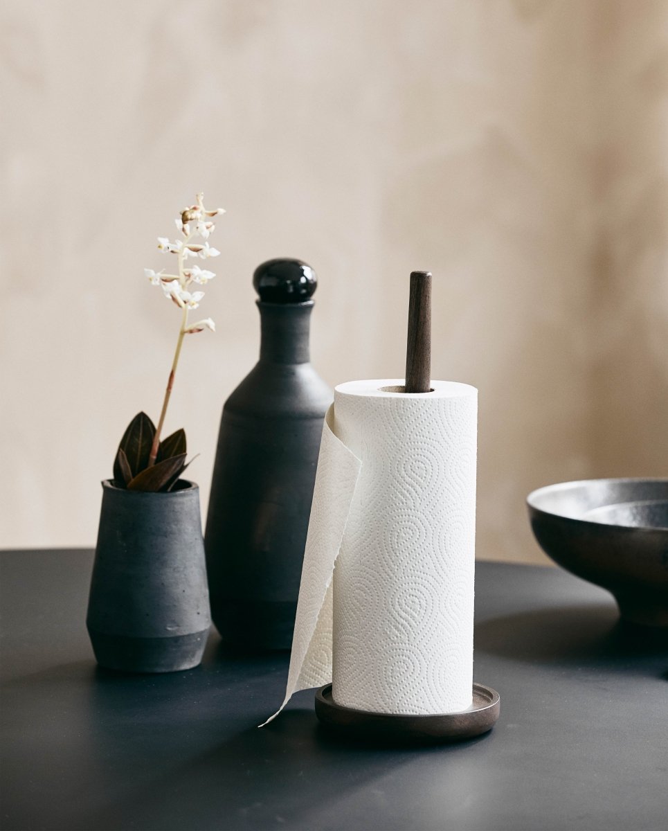 PIPER køkkenrulleholder, træ - natur - nordal.dk